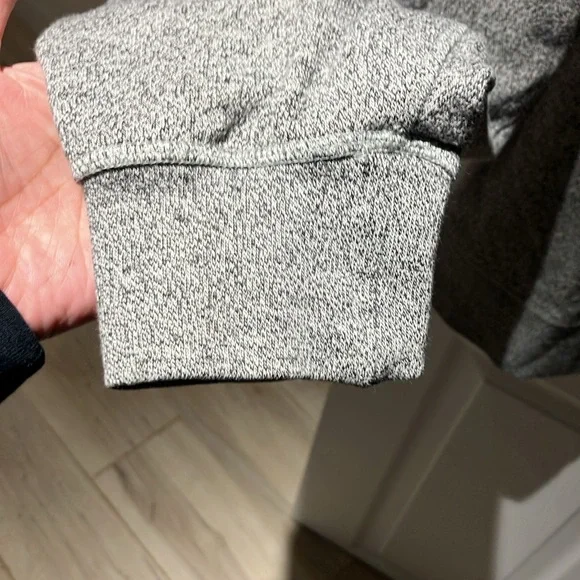 (US M) Roots Sweater - Picture 2 of 4